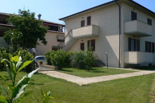 B&B La Cura Cura Nuova Exteriör bild